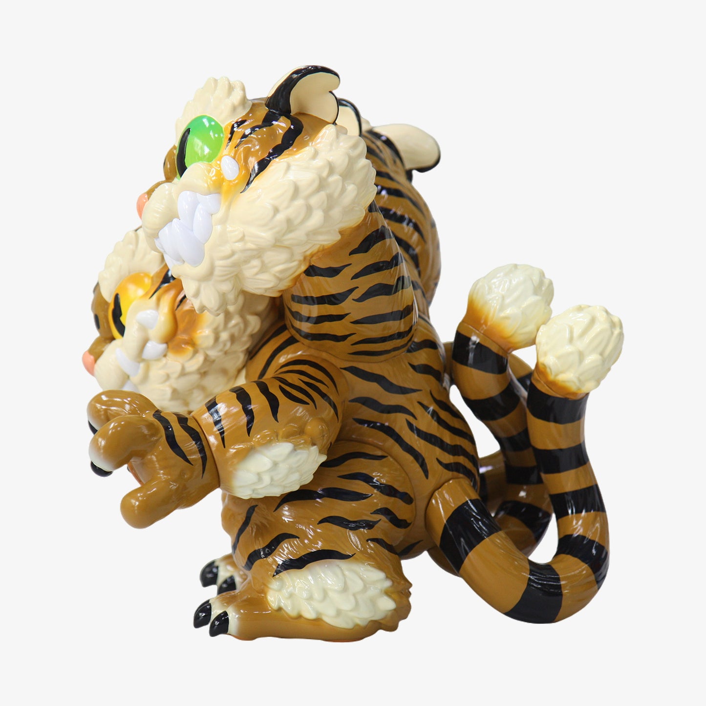 THREE HEADED FIERCE TIGER KOSHOW