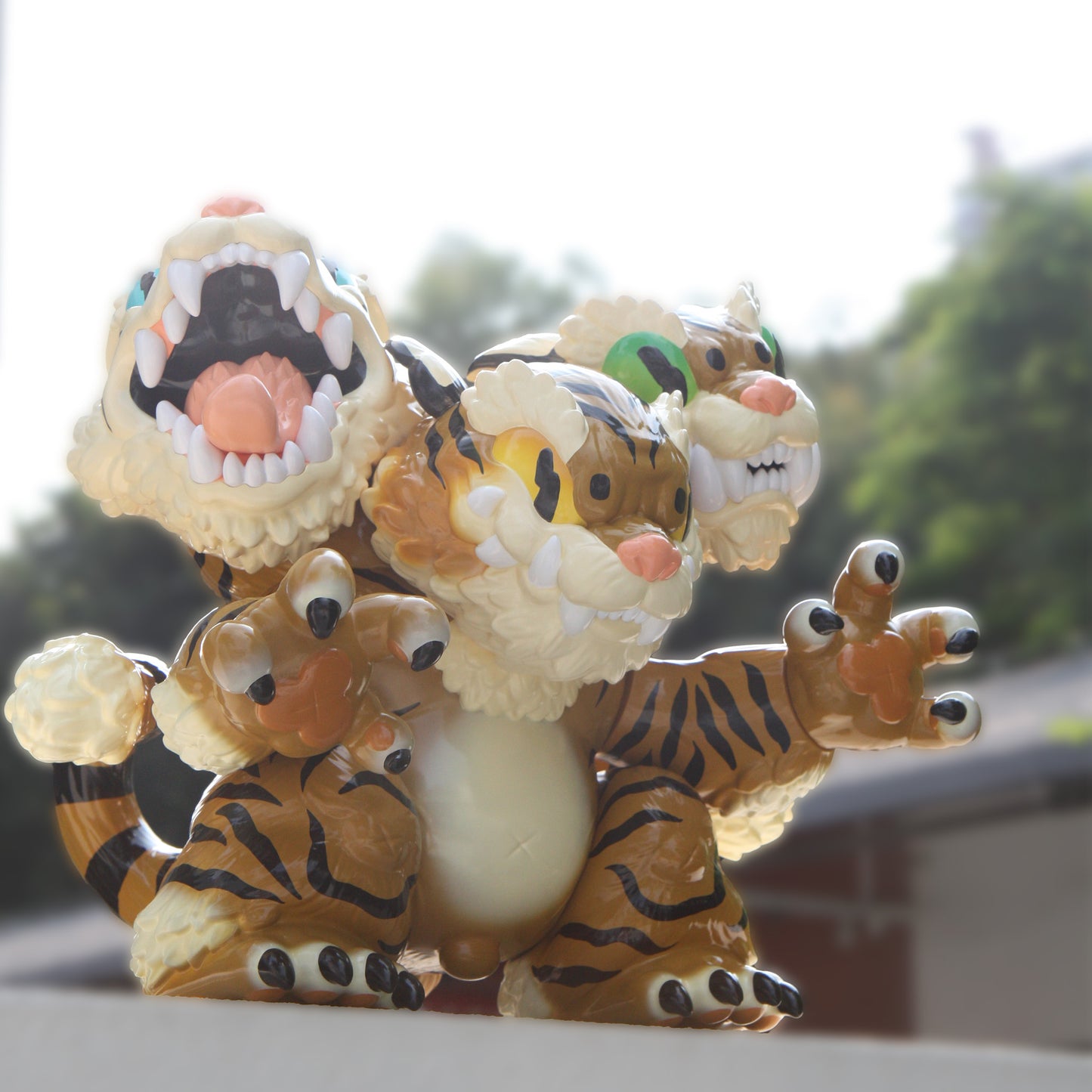 THREE HEADED FIERCE TIGER KOSHOW